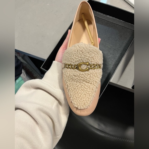 Blush Colored Women’s size 9 Helena Loafer. - Picture 2 of 8